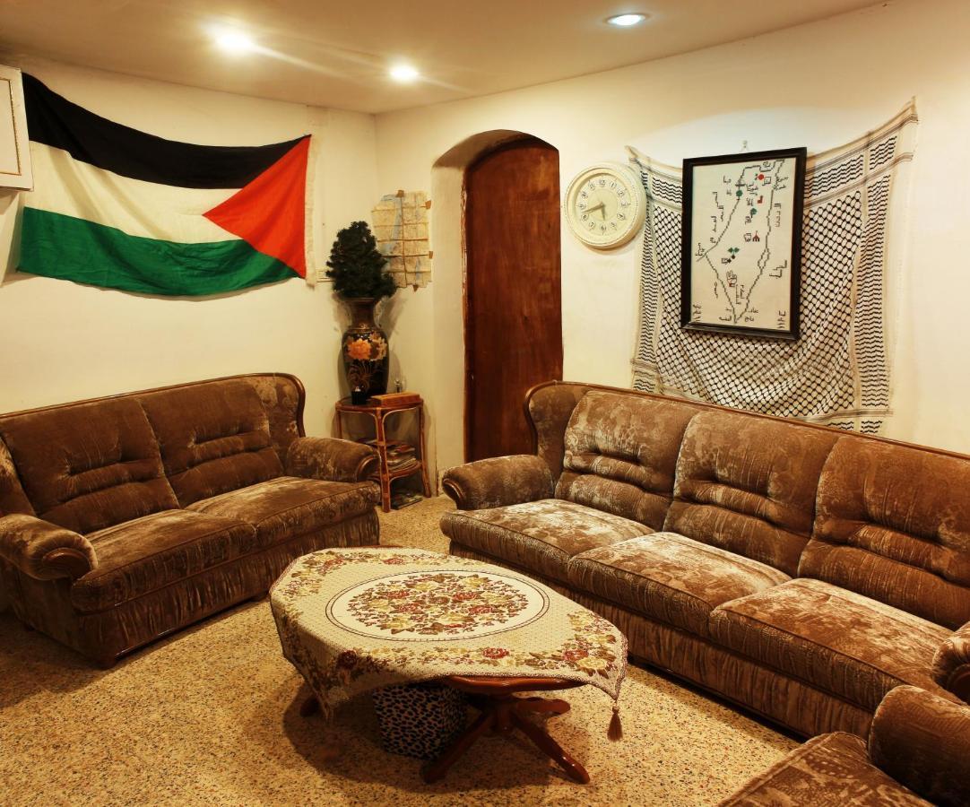 Friends Hostel.Area B Hebron Buitenkant foto